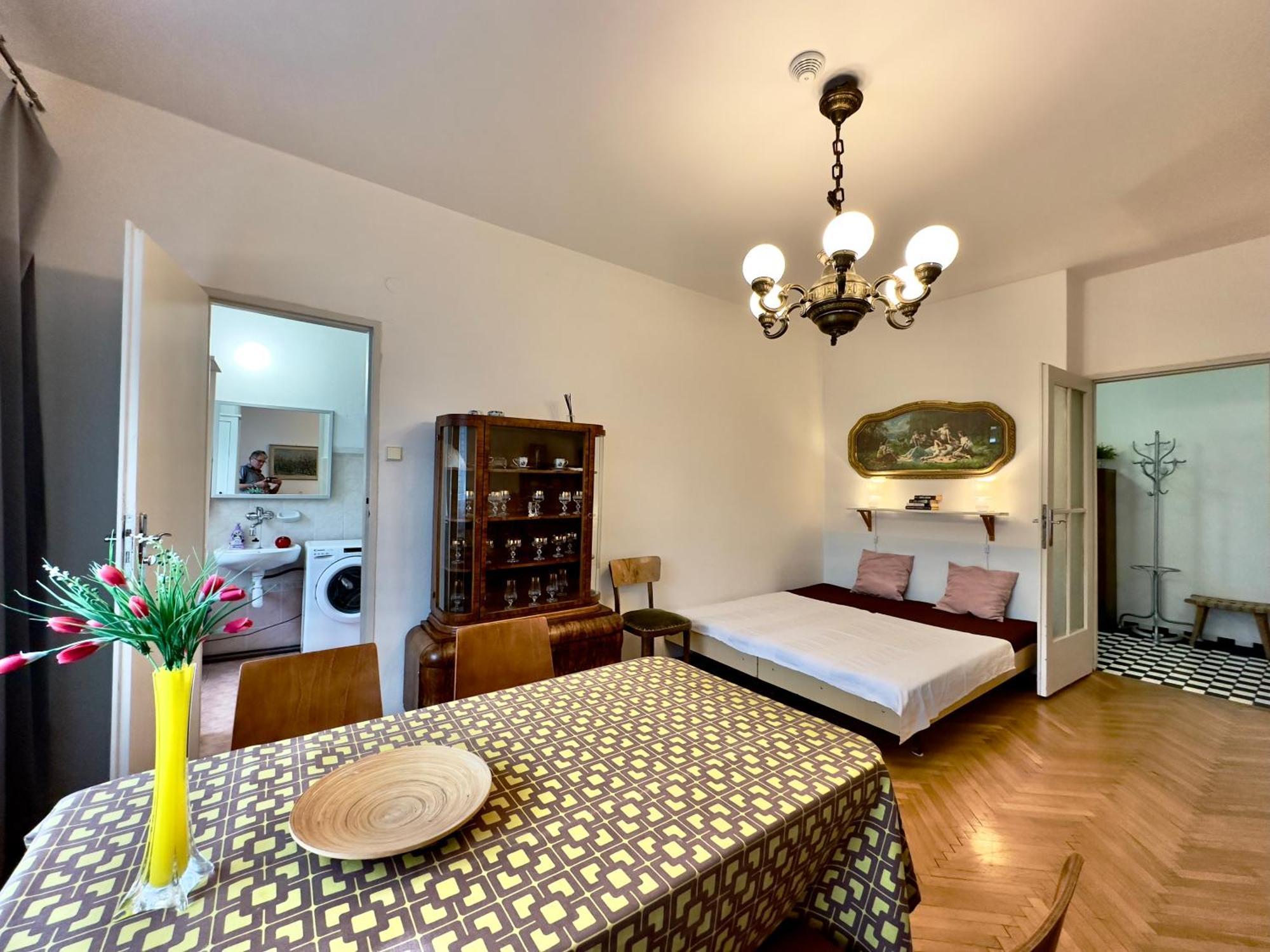 Apartment Sedlcanska - You Will Save Money Here - Equipped With Antique Furniture Прага Экстерьер фото
