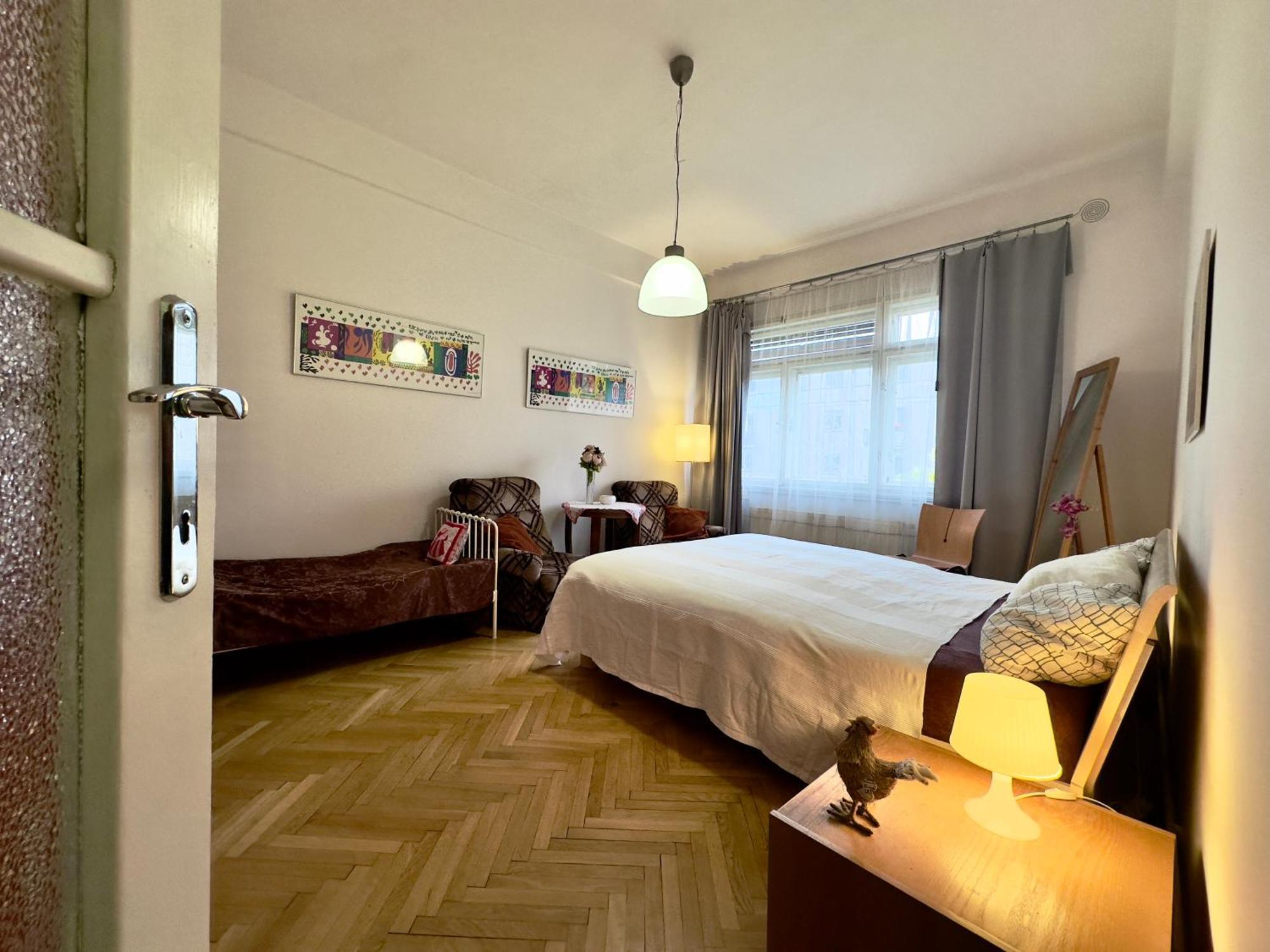 Apartment Sedlcanska - You Will Save Money Here - Equipped With Antique Furniture Прага Экстерьер фото