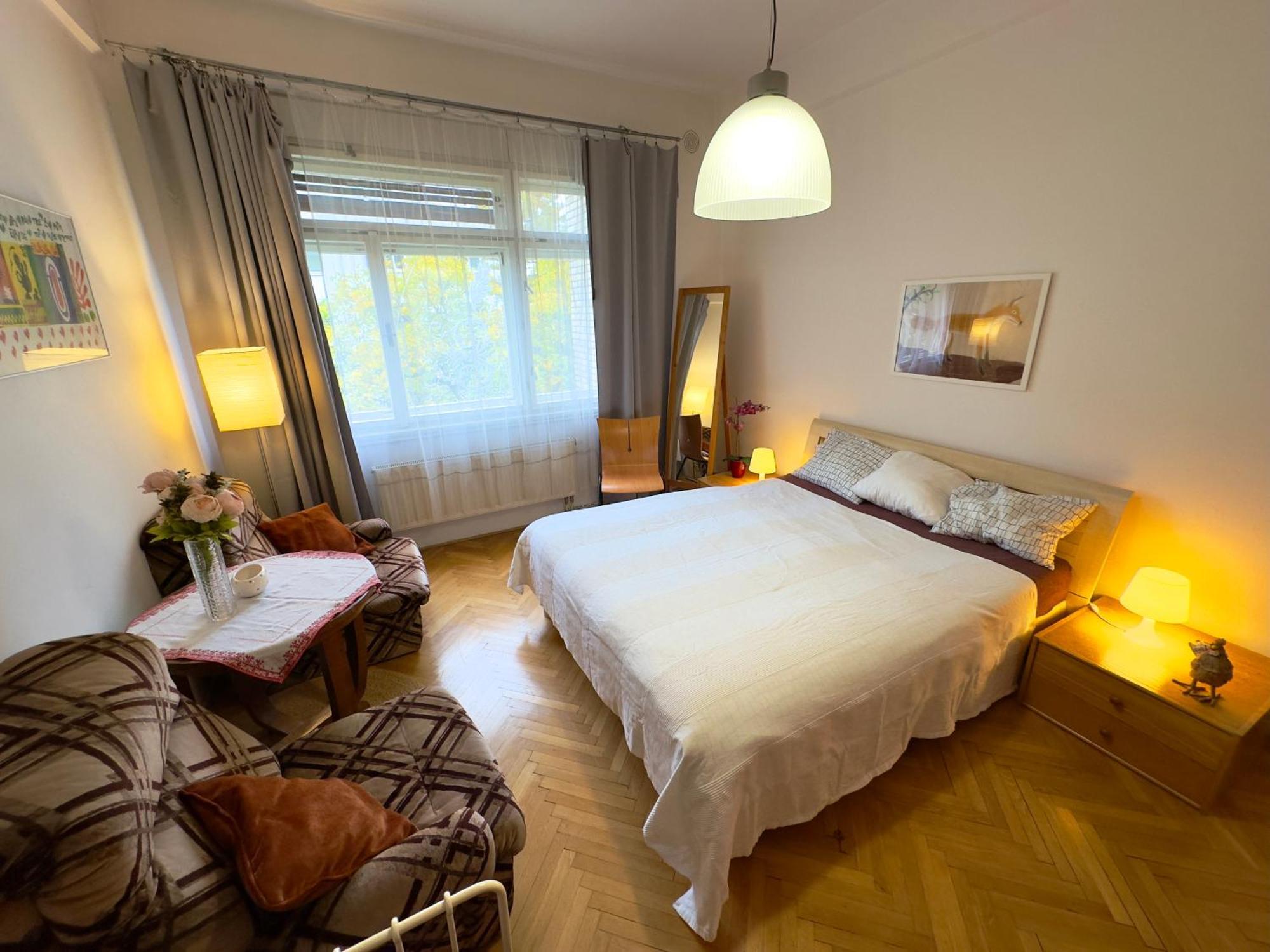 Apartment Sedlcanska - You Will Save Money Here - Equipped With Antique Furniture Прага Экстерьер фото